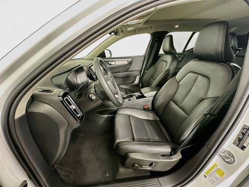 Used 2024 Volvo XC40 B5 Plus w/ Climate Package AWD/4WD image 13