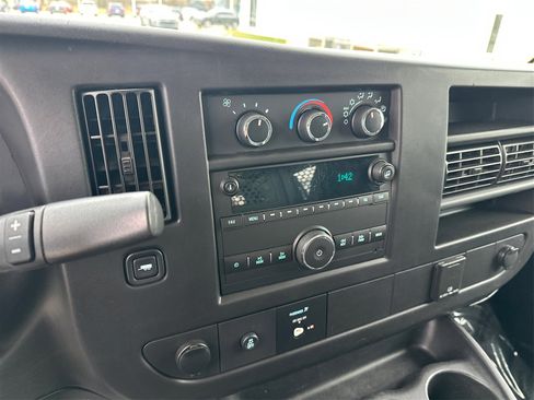 Used 2018 GMC Savana 2500 w/ Driver Convenience Package image 25