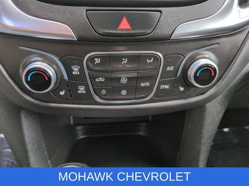 Used 2021 Chevrolet Equinox LT AWD/4WD image 18