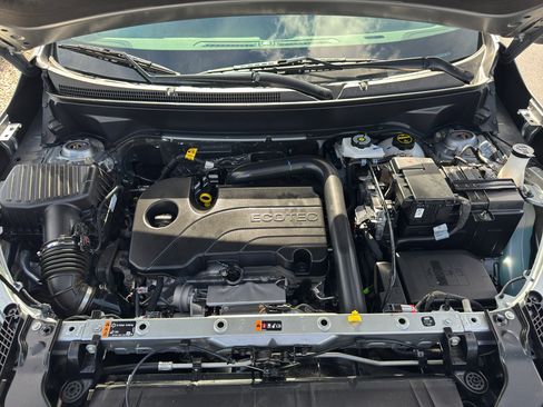 Used 2024 GMC Terrain SLE image 16