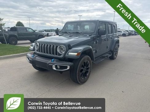 Used 2024 Jeep Wrangler Unlimited Sahara AWD/4WD image 13