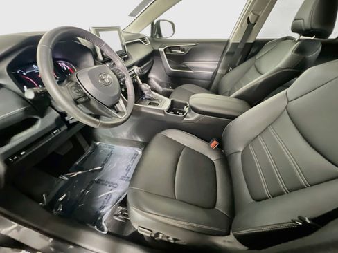 Used 2025 Toyota RAV4 XLE Premium FWD image 15