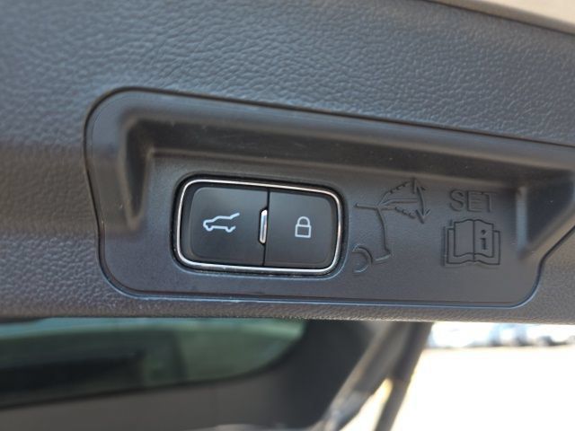 Used 2021 Ford Explorer Platinum w/ Equipment Group 601A AWD/4WD image 12