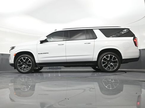 Used 2024 Chevrolet Suburban RST w/ Luxury Package RWD image 25