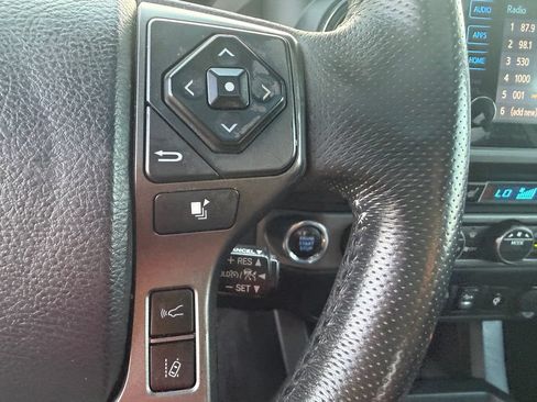 Used 2019 Toyota Tacoma TRD Sport w/ TRD Premium Sport Package AWD/4WD image 17
