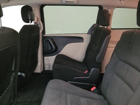 Used 2016 Dodge Grand Caravan SE w/ Quick Order Package 29E SE image 18