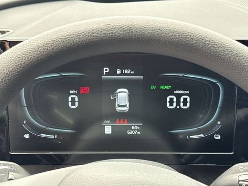 Certified 2025 Kia Sportage LX FWD image 15