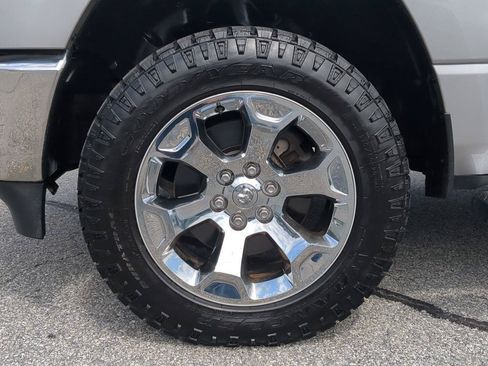 Used 2019 RAM 1500 Big Horn AWD/4WD image 9