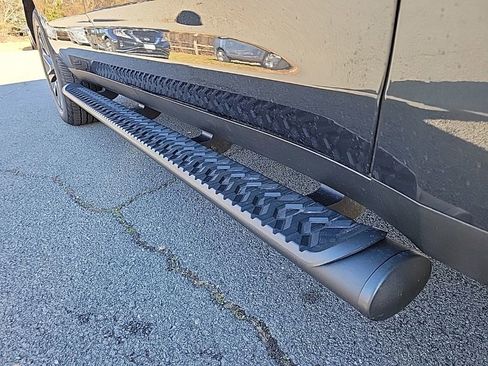 Used 2022 Chevrolet Suburban Z71 w/ Z71 Off-Road Package image 10