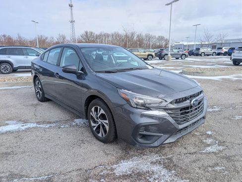 Used 2025 Subaru Legacy Premium image 3