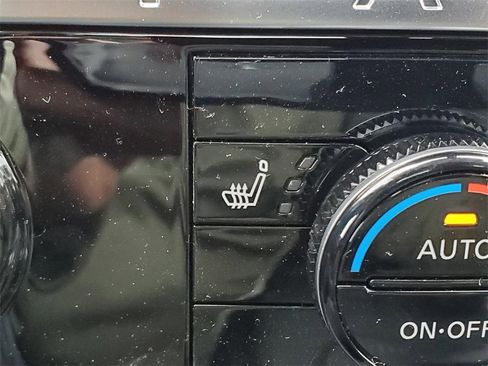 Used 2026 Nissan Pathfinder SL image 30