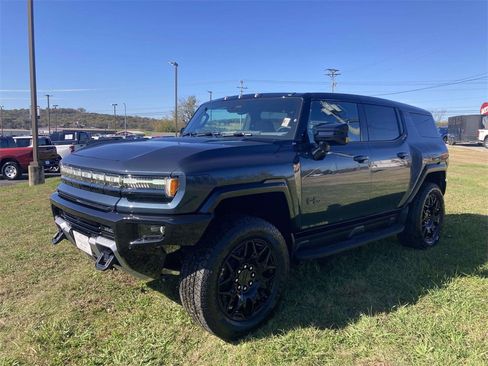 New 2026 GMC Hummer EV SUV w/ LPO, Dark Essentials Package image 8