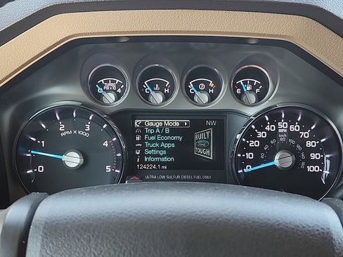 Used 2011 Ford F250 Lariat w/ Lariat Interior Pkg image 10