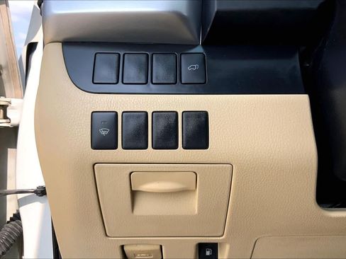 Used 2015 Toyota Highlander Plus FWD image 33