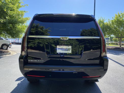 Used 2016 Cadillac Escalade Platinum AWD/4WD image 8