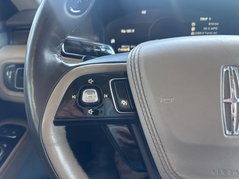 Used 2020 Lincoln Aviator Reserve w/ Equipment Group 202A image 26