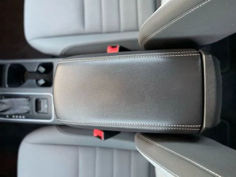 Used 2018 Ford Escape S image 18