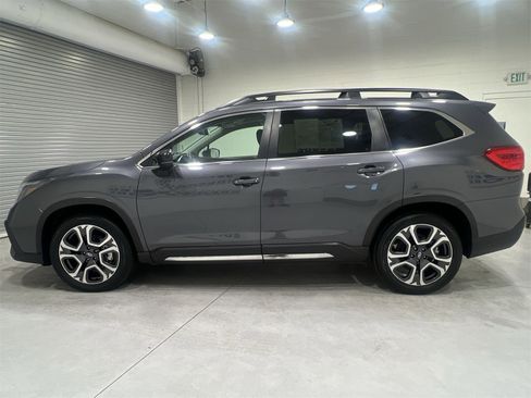 Used 2024 Subaru Ascent Limited w/ Technology Package image 5