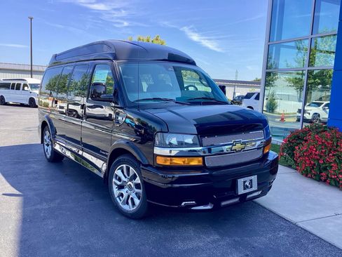 New 2025 Chevrolet Express 2500 Work Van w/ Driver Convenience Package image 9