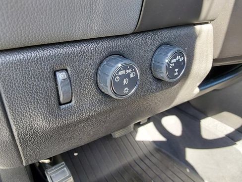Used 2020 Chevrolet Colorado Z71 w/ Z71 Midnight Edition AWD/4WD image 23