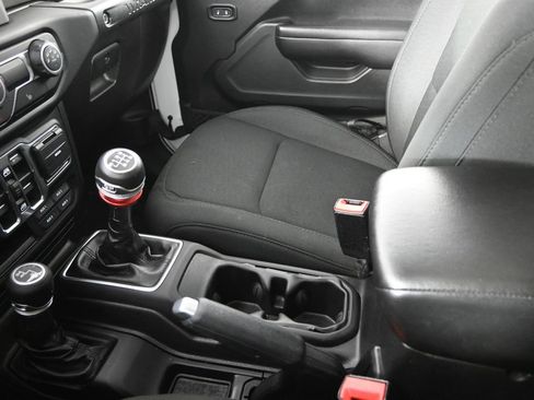 Used 2019 Jeep Wrangler Unlimited Sport S image 34