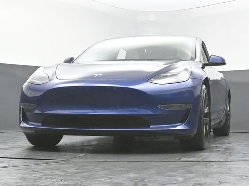 Used 2023 Tesla Model 3 Standard Range image 46