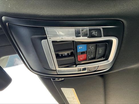 Used 2025 RAM 1500 Laramie image 32