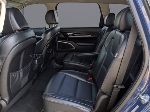 Used 2024 Kia Telluride S w/ S Sunroof Package image 12