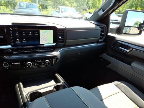 New 2026 Chevrolet Silverado 2500 ZR2 AWD/4WD image 11