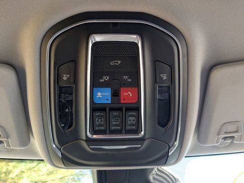 Certified 2021 Jeep Grand Cherokee L Limited w/ MOPAR Finishing Package AWD/4WD image 20