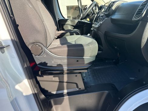 Used 2025 RAM ProMaster 2500 w/ U-Haul Equipment Group FWD image 11