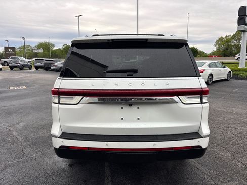 Used 2023 Lincoln Navigator Reserve AWD/4WD image 6