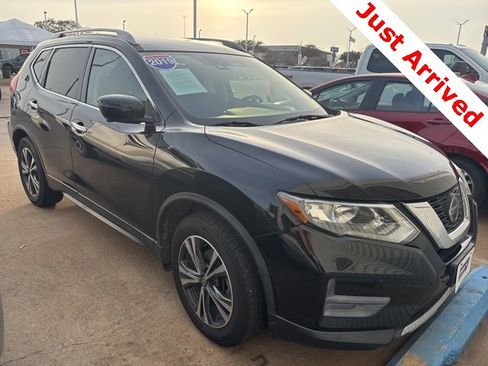 Used 2019 Nissan Rogue SV w/ Premium Package image 5