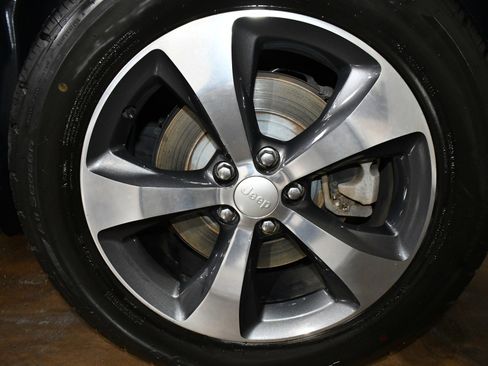 Used 2019 Jeep Cherokee Limited image 68