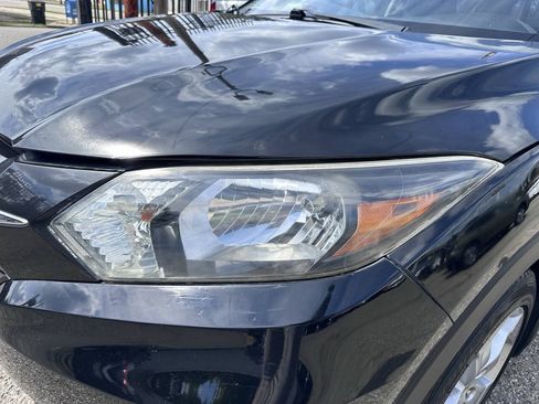 Used 2016 Honda HR-V LX image 36