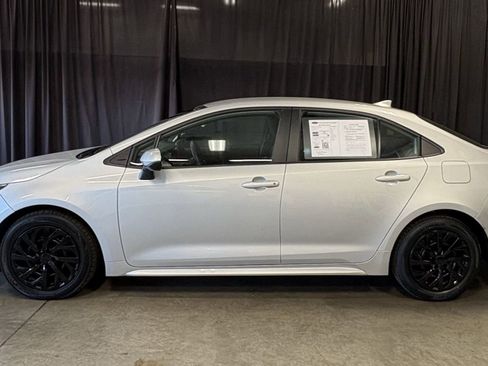 Used 2024 Toyota Corolla LE image 2