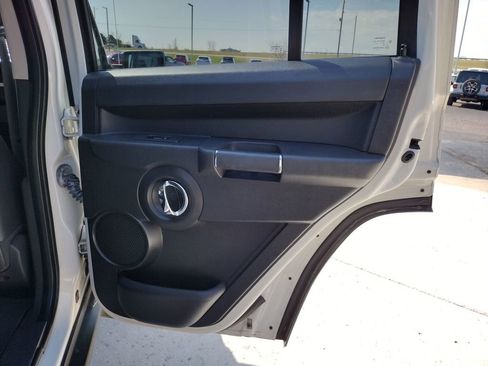 Used 2008 Jeep Commander Limited w/ Trailer Tow Group IV AWD/4WD image 32