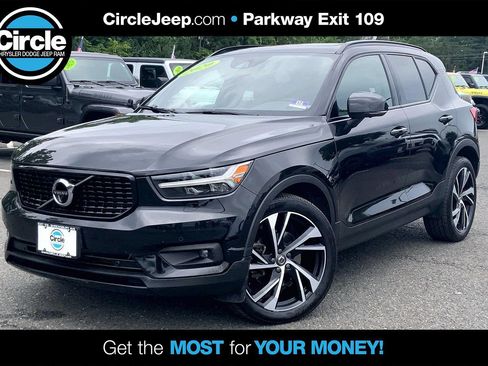 Used 2020 Volvo XC40 T5 R-Design AWD/4WD image 1