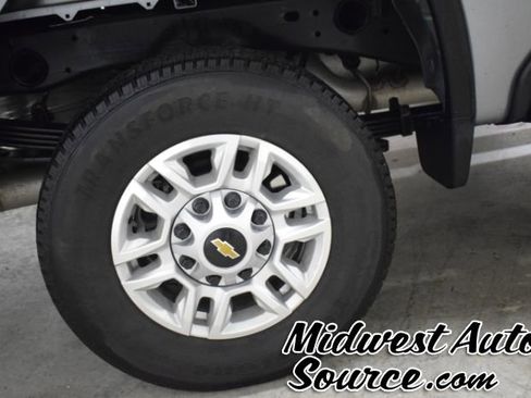 Used 2025 Chevrolet Silverado 2500 LT w/ Convenience Package image 11