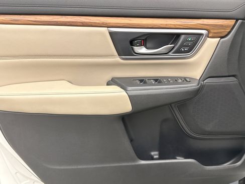 Used 2017 Honda CR-V Touring image 9