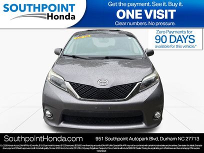Used 2017 Toyota Sienna SE w/ SE Preferred Package