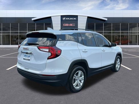 Used 2023 GMC Terrain SLE w/ Driver Convenience Package image 5