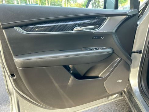 Used 2023 Cadillac XT6 Premium Luxury w/ Technology Package image 14