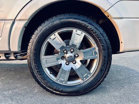 Used 2009 Ford Expedition Limited image 12