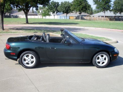 Used 2002 MAZDA MX-5 Miata SE image 18