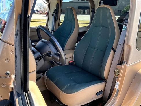 Used 2000 Jeep Wrangler Sahara image 25