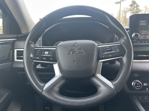 Used 2022 Mitsubishi Outlander ES image 15