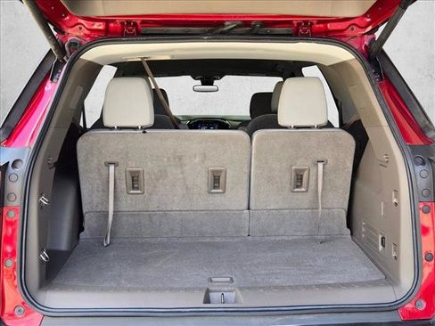 Used 2021 Chevrolet Traverse LT FWD image 20