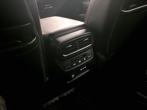 Used 2025 Honda Pilot TrailSport image 29