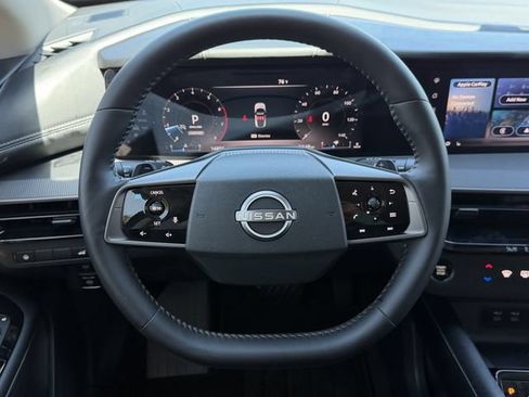 Used 2025 Nissan Murano SV FWD image 11